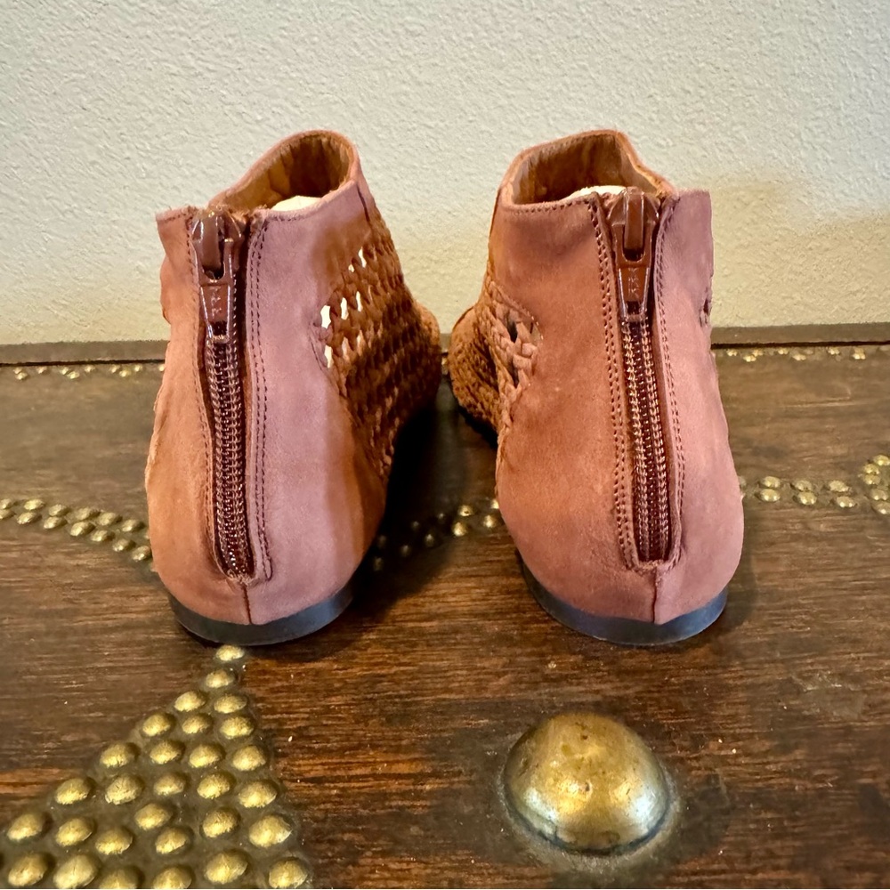 Sundance Woven Open-Toe Sandals in Rose and Cream - Picture 4 of 7